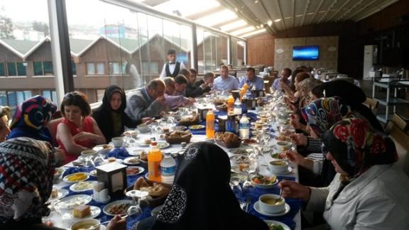 Yavuz Selim Ortaokulu Özel Eğitim Sınıfı Anneler Günü Yemeği