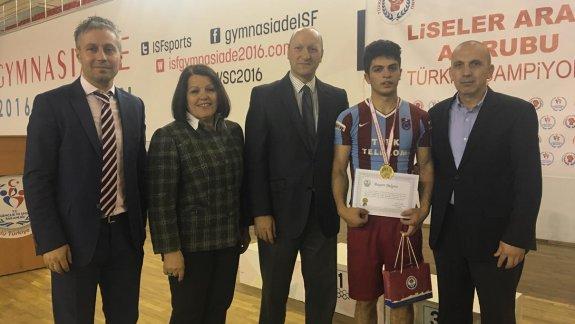 Öğrencimiz Selahattin KARSLIOĞLU Boksta Türkiye Şampiyonu