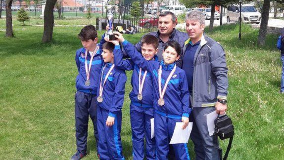 Yomra Merkez Ortaokulu Jimnastik Takımı Türkiye İkincisi Oldu