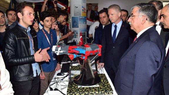 Yomra Fen Lisesi Öğrencilerinin Tasarladığı Robota (İnsansız Kara Savunma Aracı) Büyük Ödül