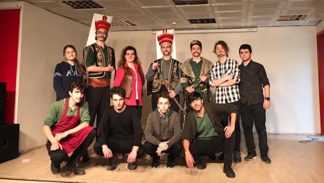 Yomra Anadolu Lisesi Tiyatro Yarışmasında Trabzon Birincisi...