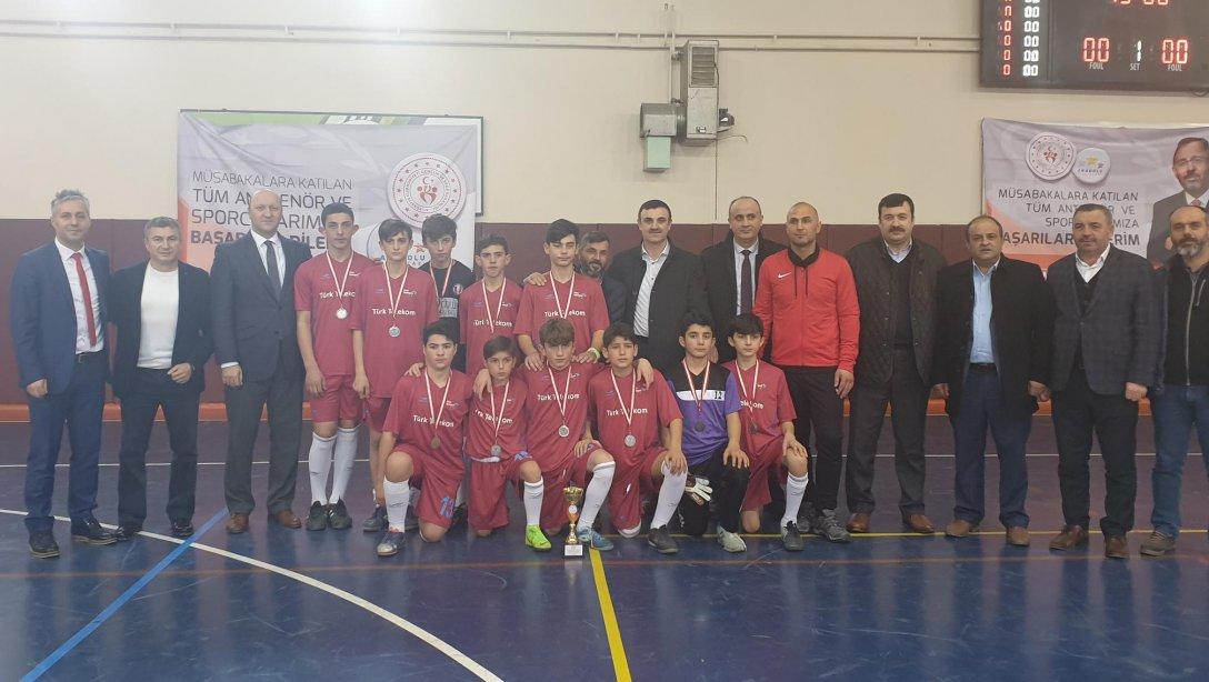 Yomra İmam Hatip Ortaokulu Futsal Dersi Verdi...
