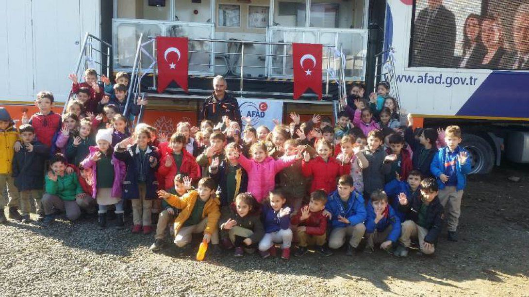 Yavuz Selim İlkokulu Öğrencileri Afet ve Deprem Eğitiminde
