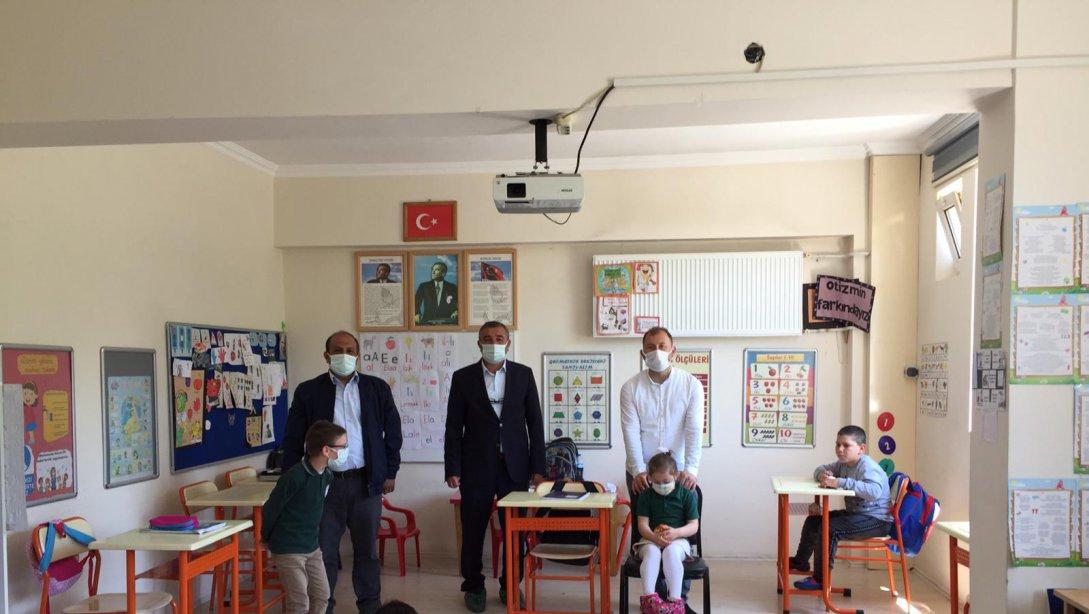 Yavuz Selim İlköğretim Okulundan ''Ben Değil Biz Olalım Tüm Kalplere Dokunalım'' eTwinning Projesi
