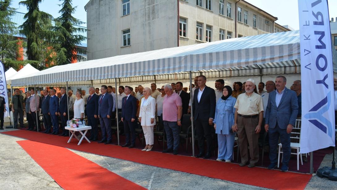 YOMRA ANADOLU LİSESİ'NİN TEMEL ATMA TÖRENİ GER.EKLEŞTİRİLDİ
